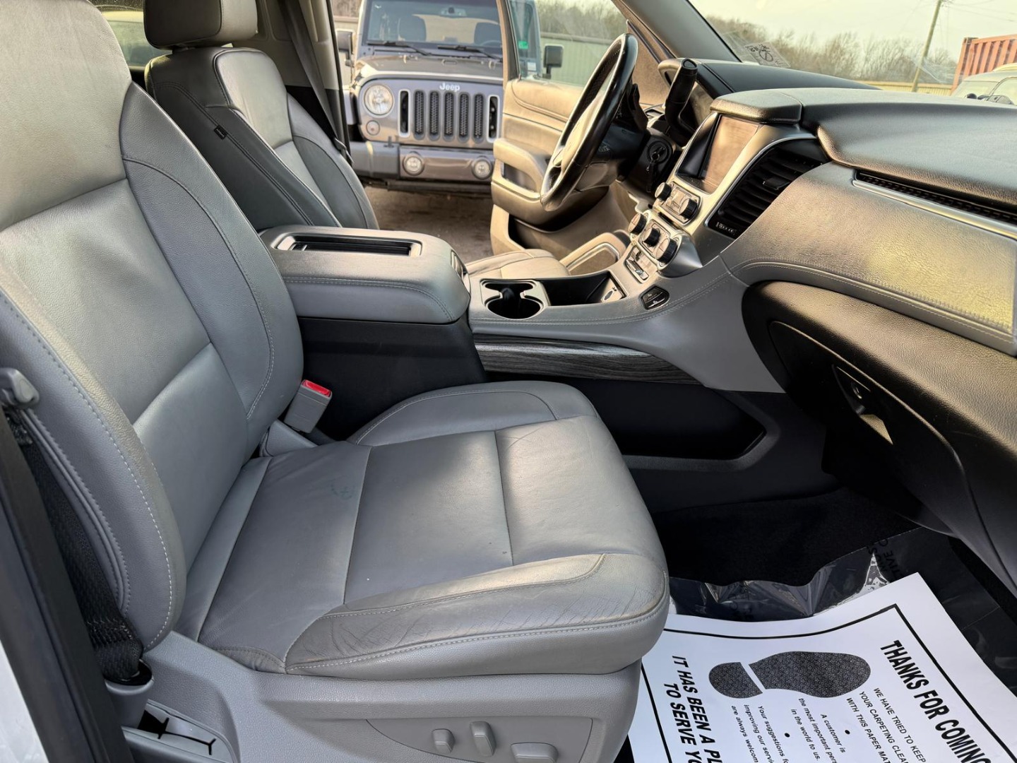 2019 Chevrolet Suburban LT - Photo 20