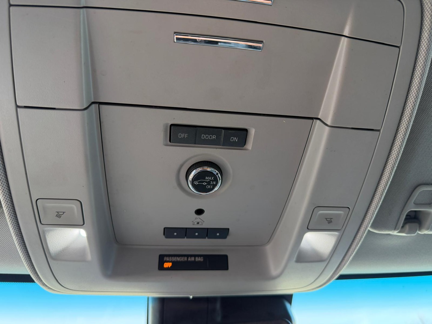 2019 Chevrolet Suburban LT - Photo 34