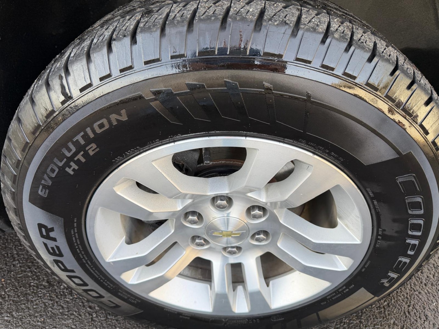 2019 Chevrolet Suburban LT - Photo 40