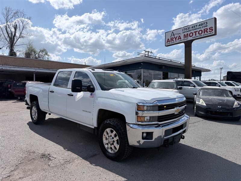2015 Chevrolet Silverado HD LT 4WD Crew Cab Short Box SRW w R6Q's photo