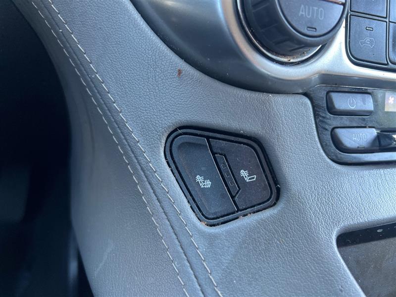 2019 Chevrolet Suburban LT - Photo 15