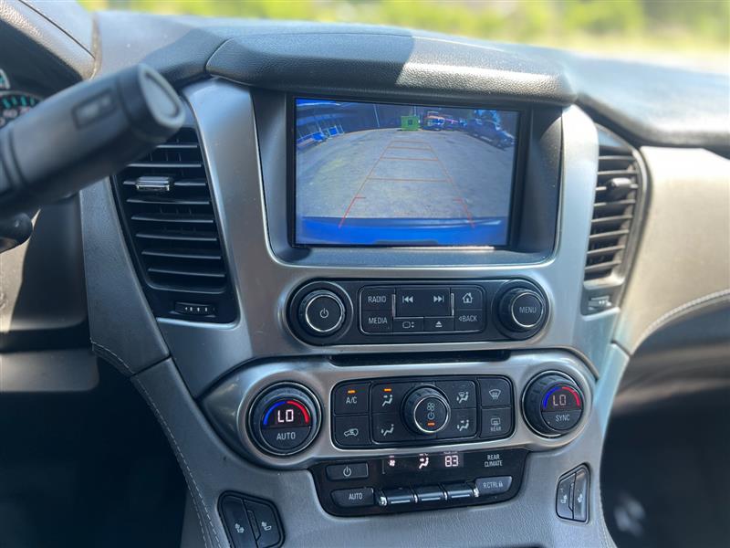 2019 Chevrolet Suburban LT - Photo 16