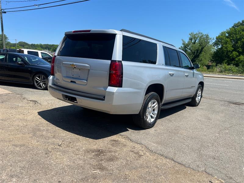 2019 Chevrolet Suburban LT - Photo 5
