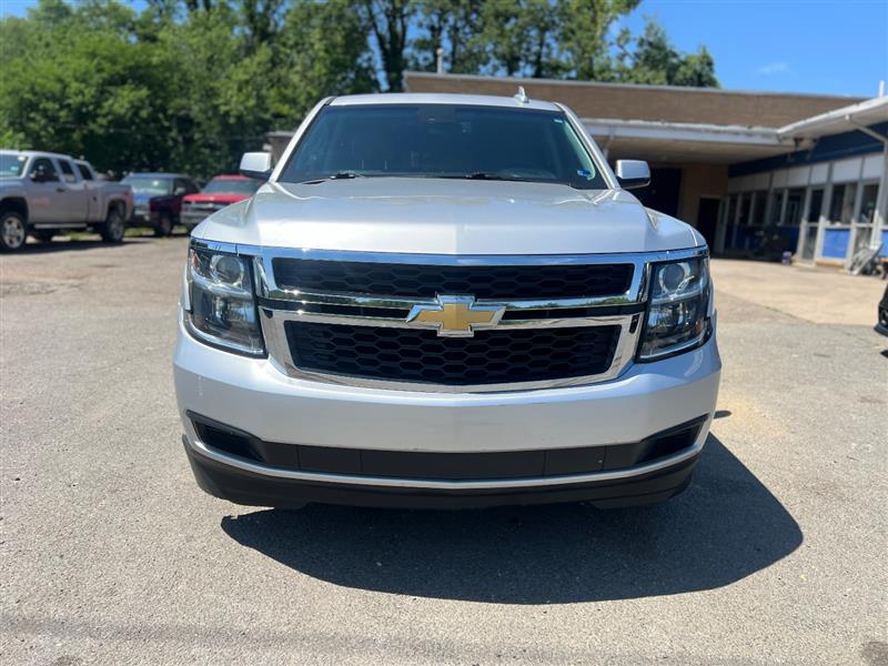 2019 Chevrolet Suburban LT - Photo 8