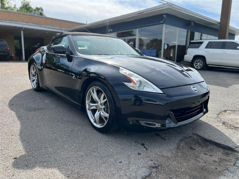 2010 Nissan 370Z Roadster Touring 7AT's photo
