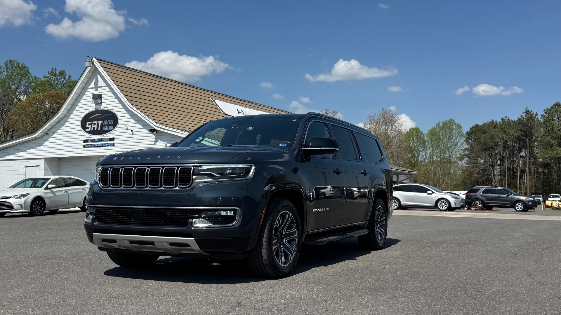 2024 Jeep Wagoneer L Series II - Photo 2