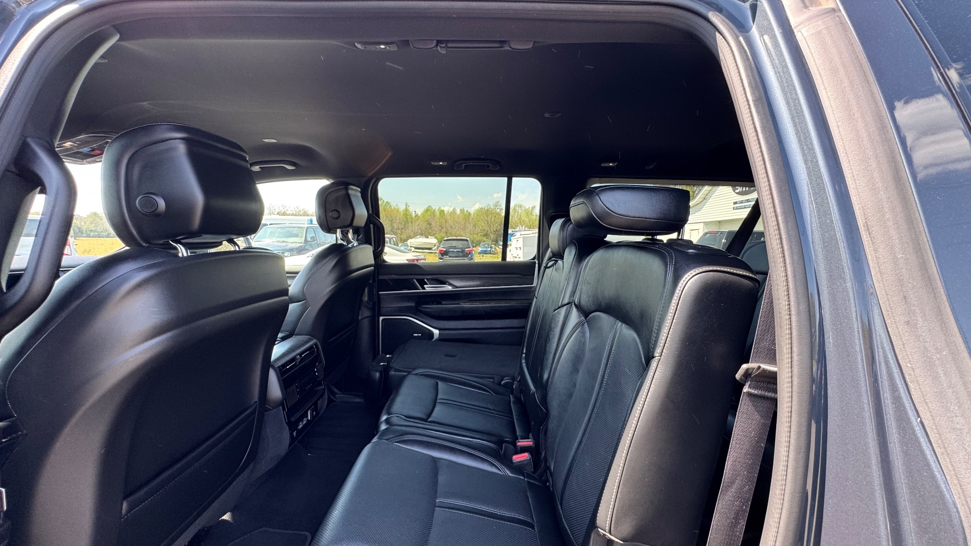 2024 Jeep Wagoneer L Series II - Photo 42