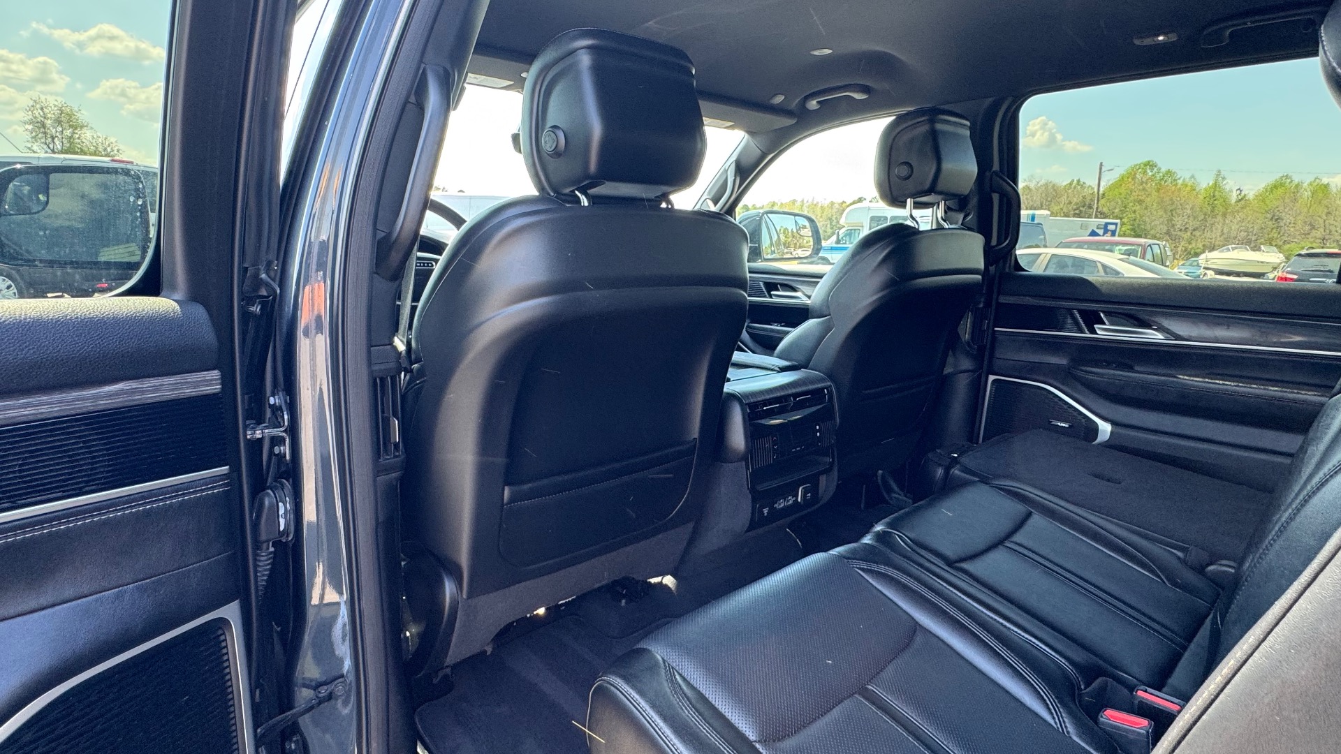 2024 Jeep Wagoneer L Series II - Photo 43