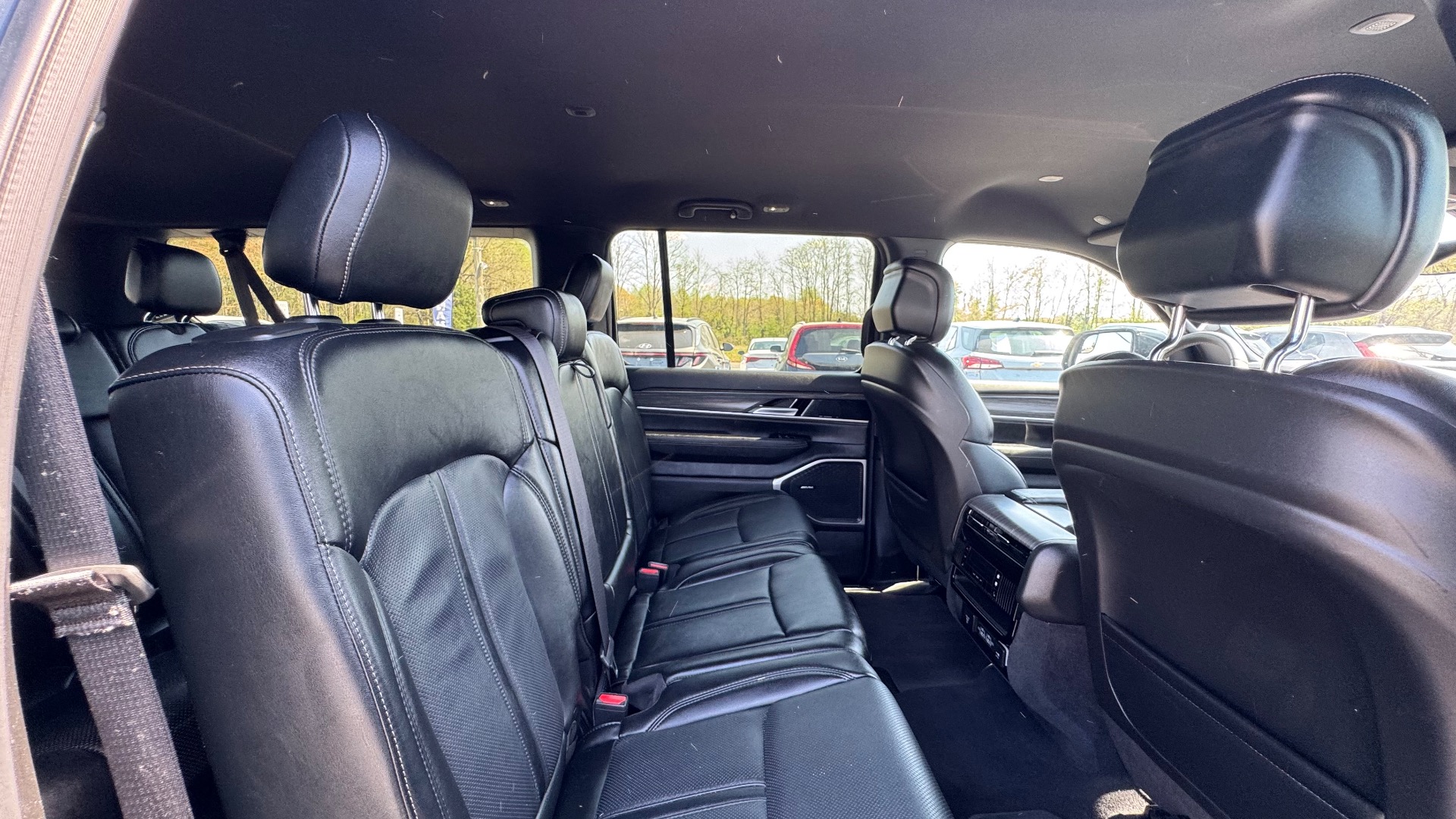 2024 Jeep Wagoneer L Series II - Photo 60