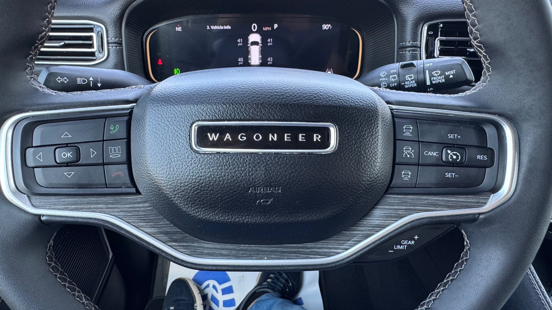 2024 Jeep Wagoneer L Series II - Photo 71