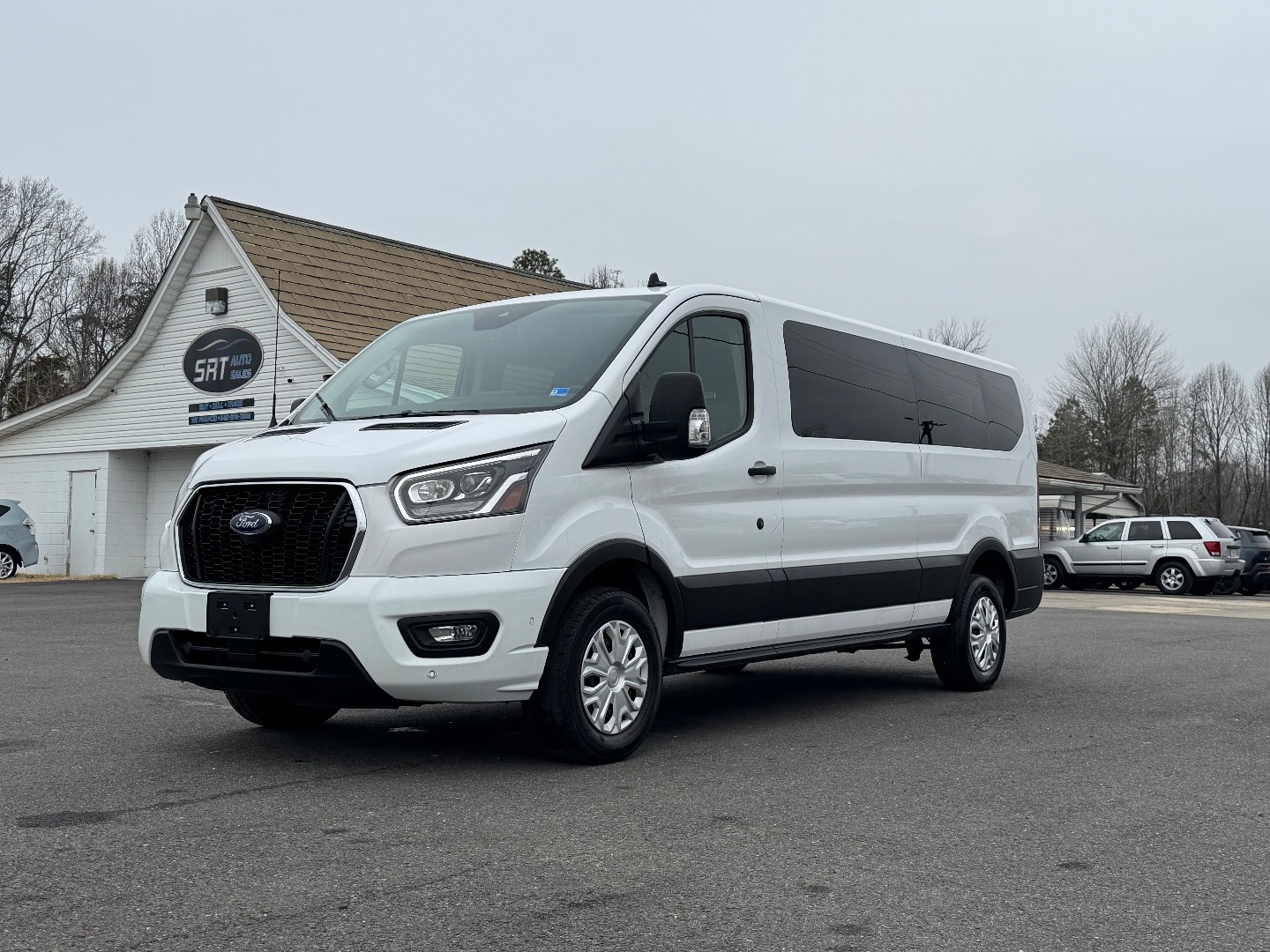 2023 Ford Transit 350 XLT Low Roof Sliding Pass. 148's photo