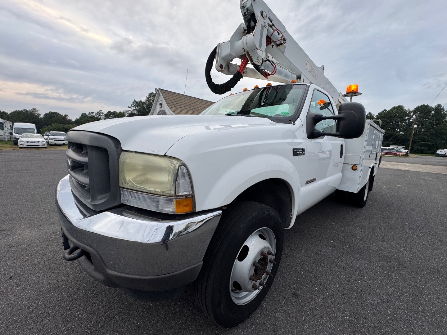 2004 Ford F-550 - Photo 10