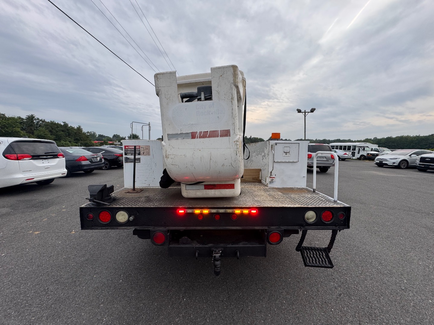 2004 Ford F-550 - Photo 18