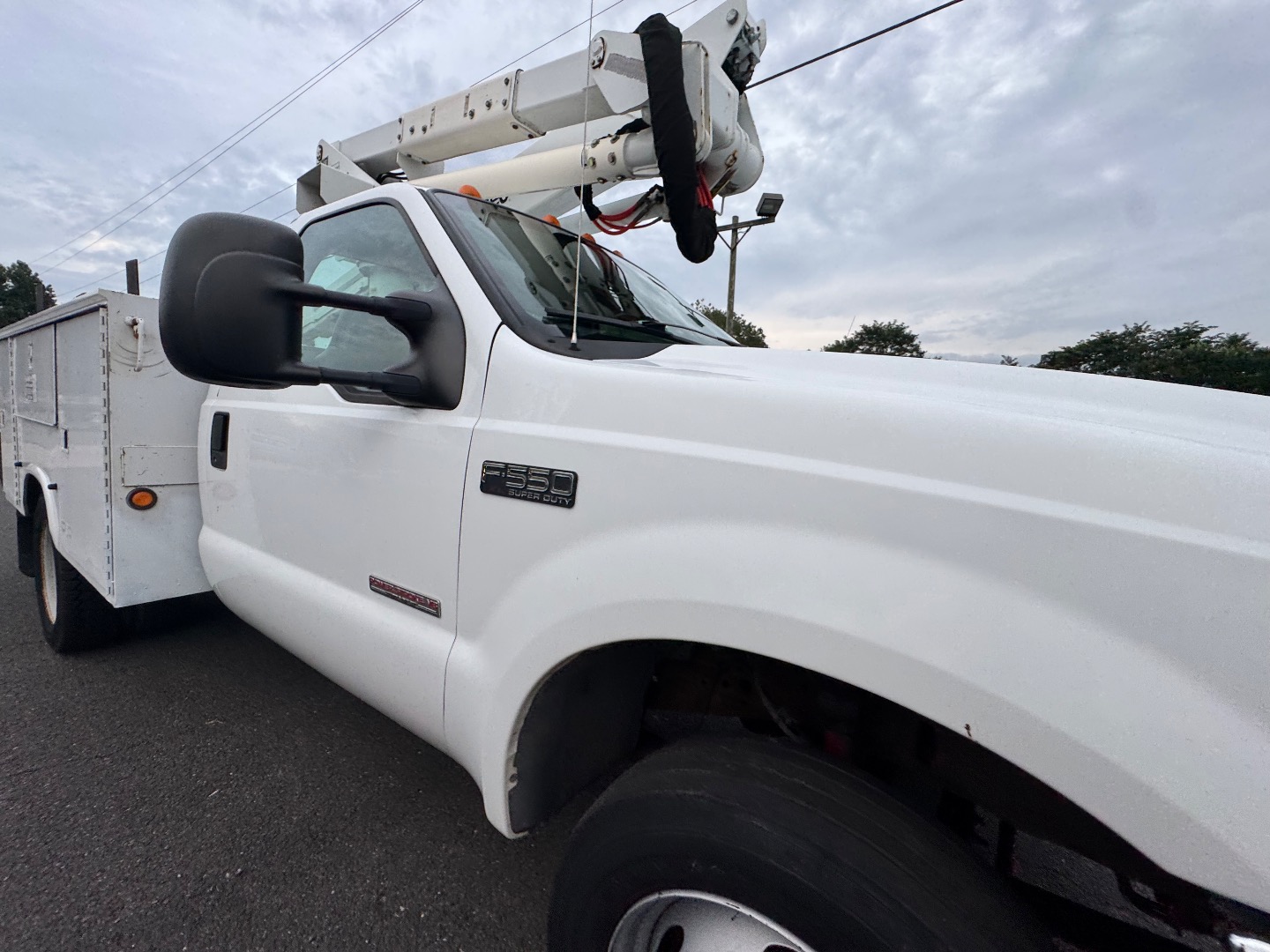 2004 Ford F-550 - Photo 21