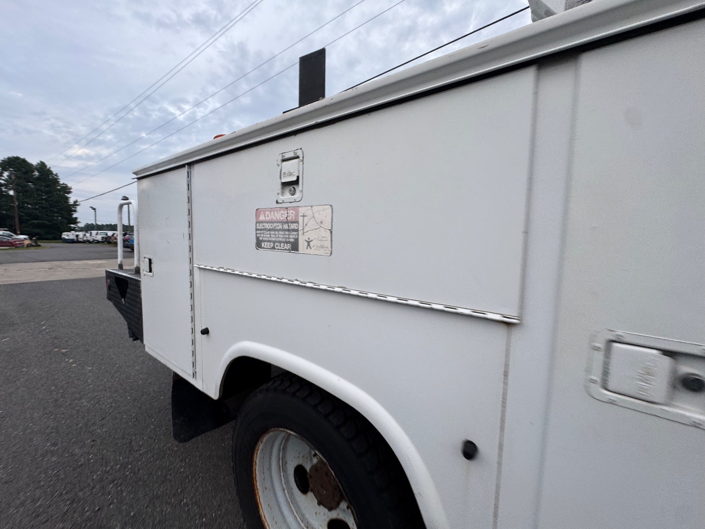 2004 Ford F-550 - Photo 28