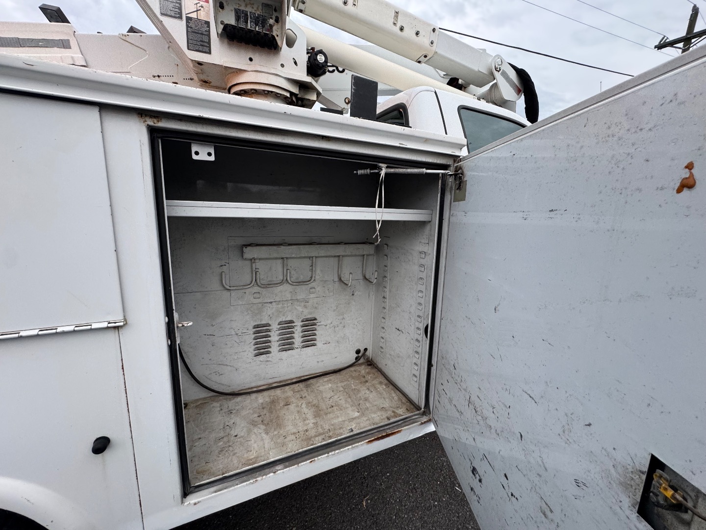 2004 Ford F-550 - Photo 37