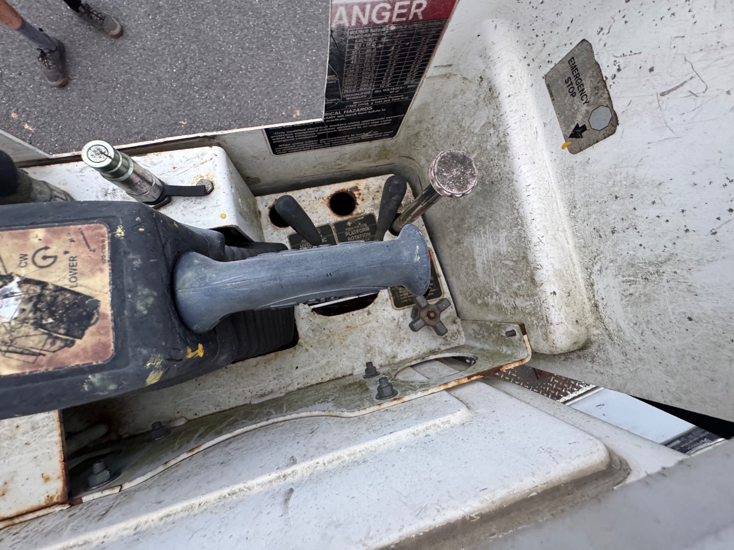 2004 Ford F-550 - Photo 54
