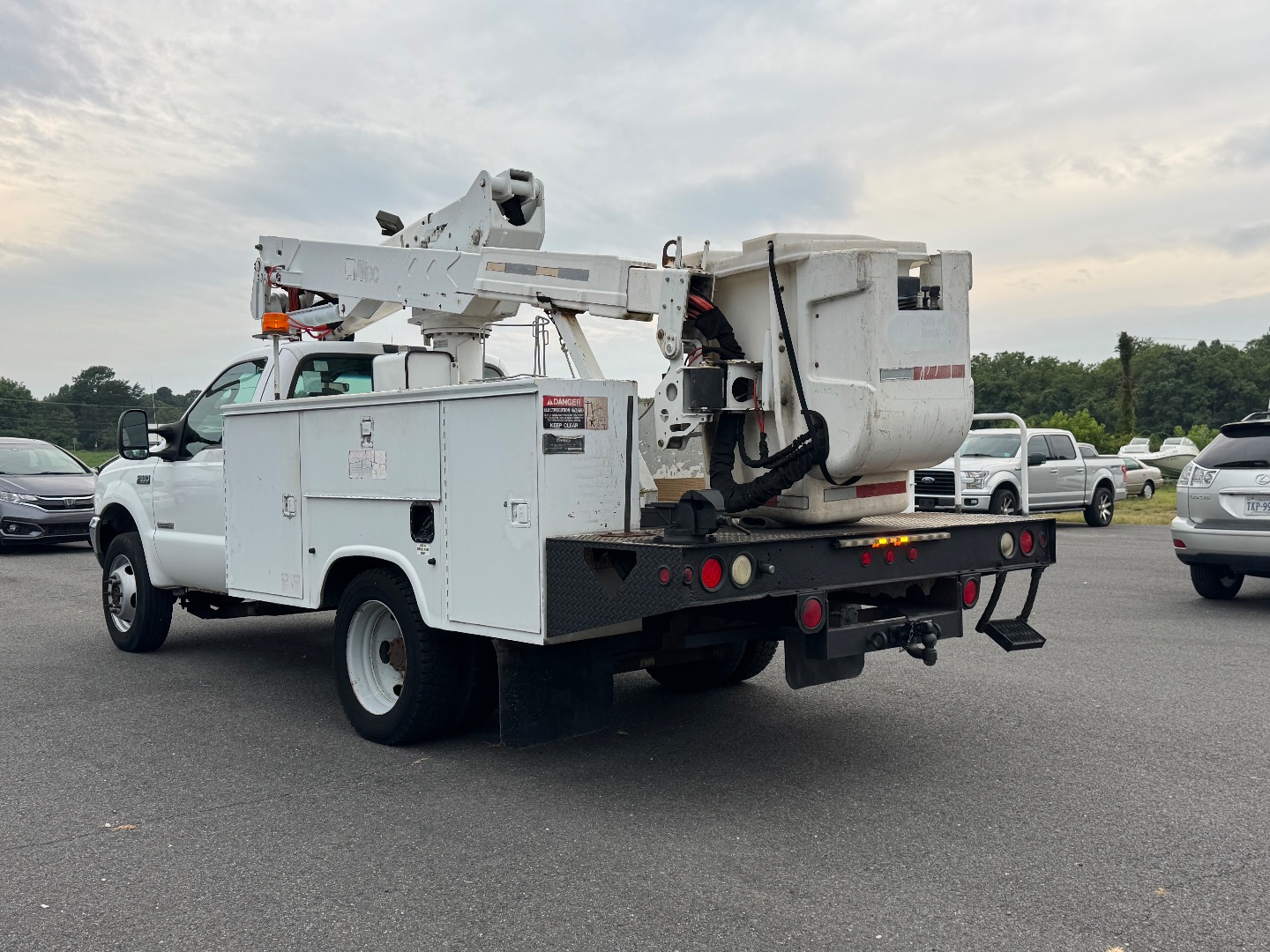 2004 Ford F-550 - Photo 6