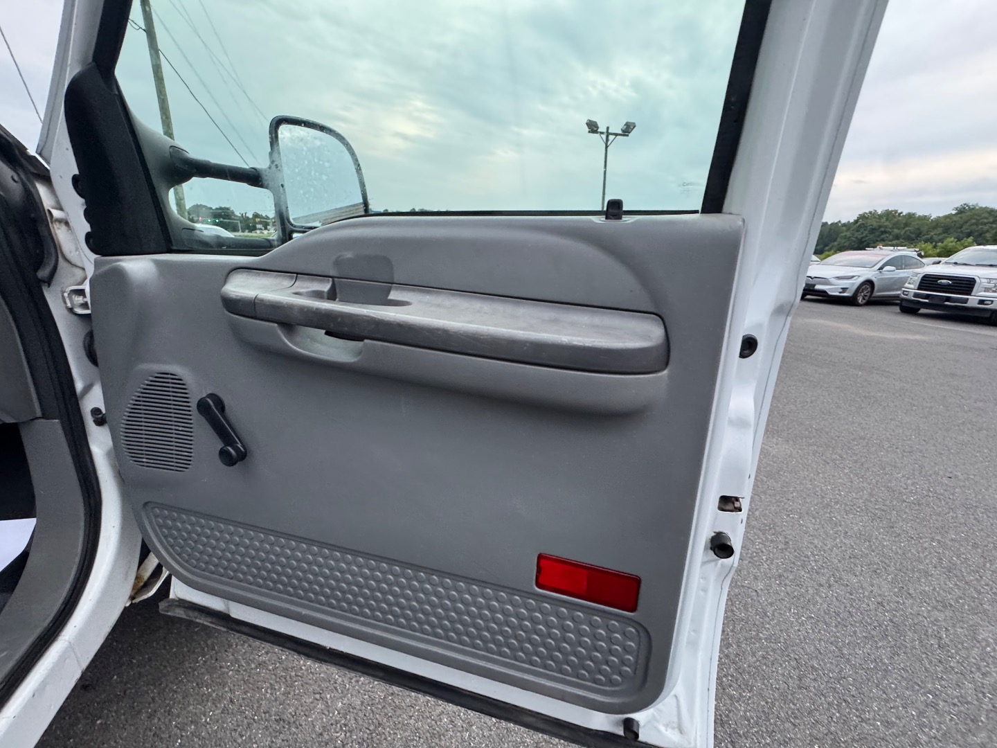 2004 Ford F-550 - Photo 71