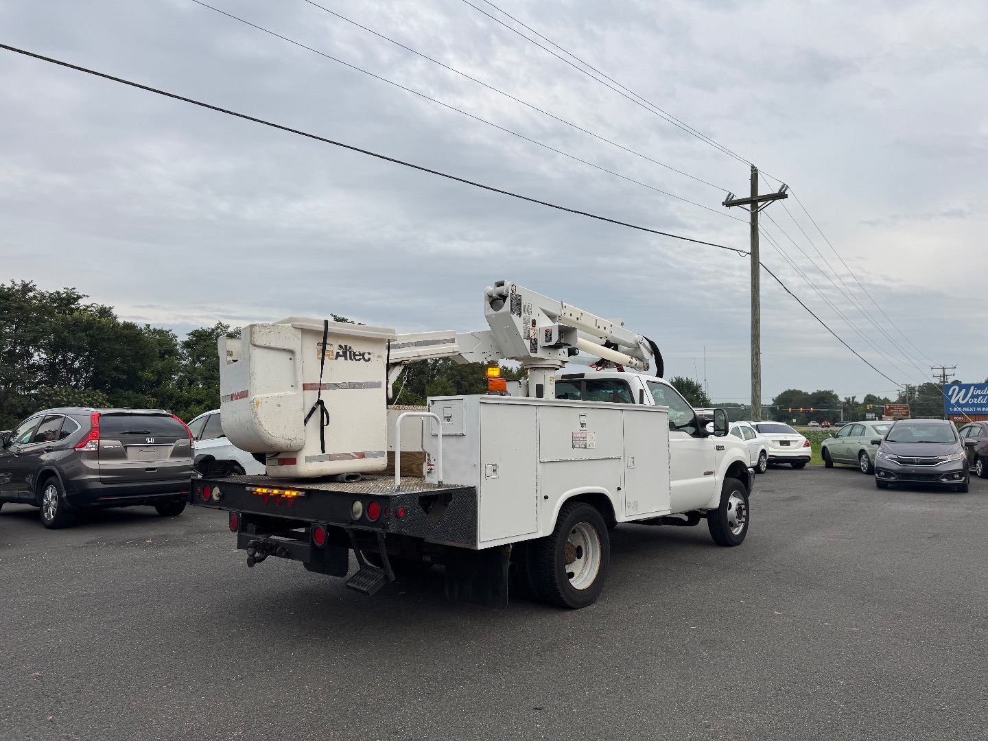 2004 Ford F-550 - Photo 8