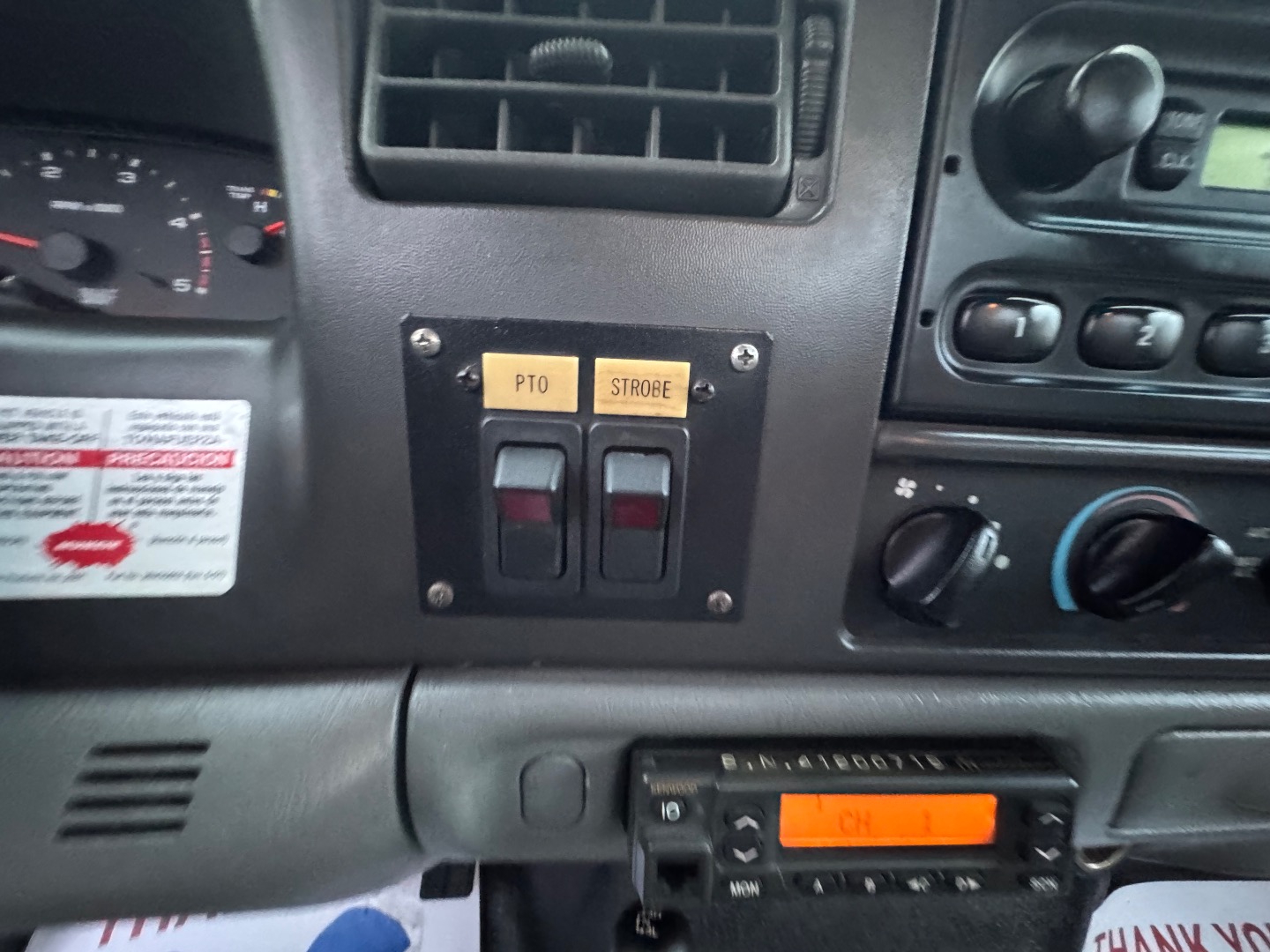 2004 Ford F-550 - Photo 78