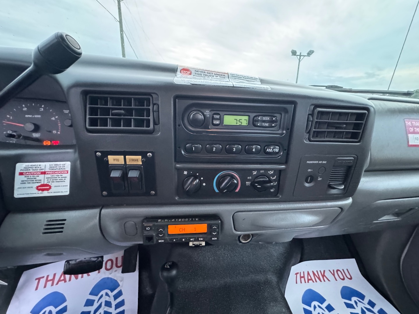 2004 Ford F-550 - Photo 79