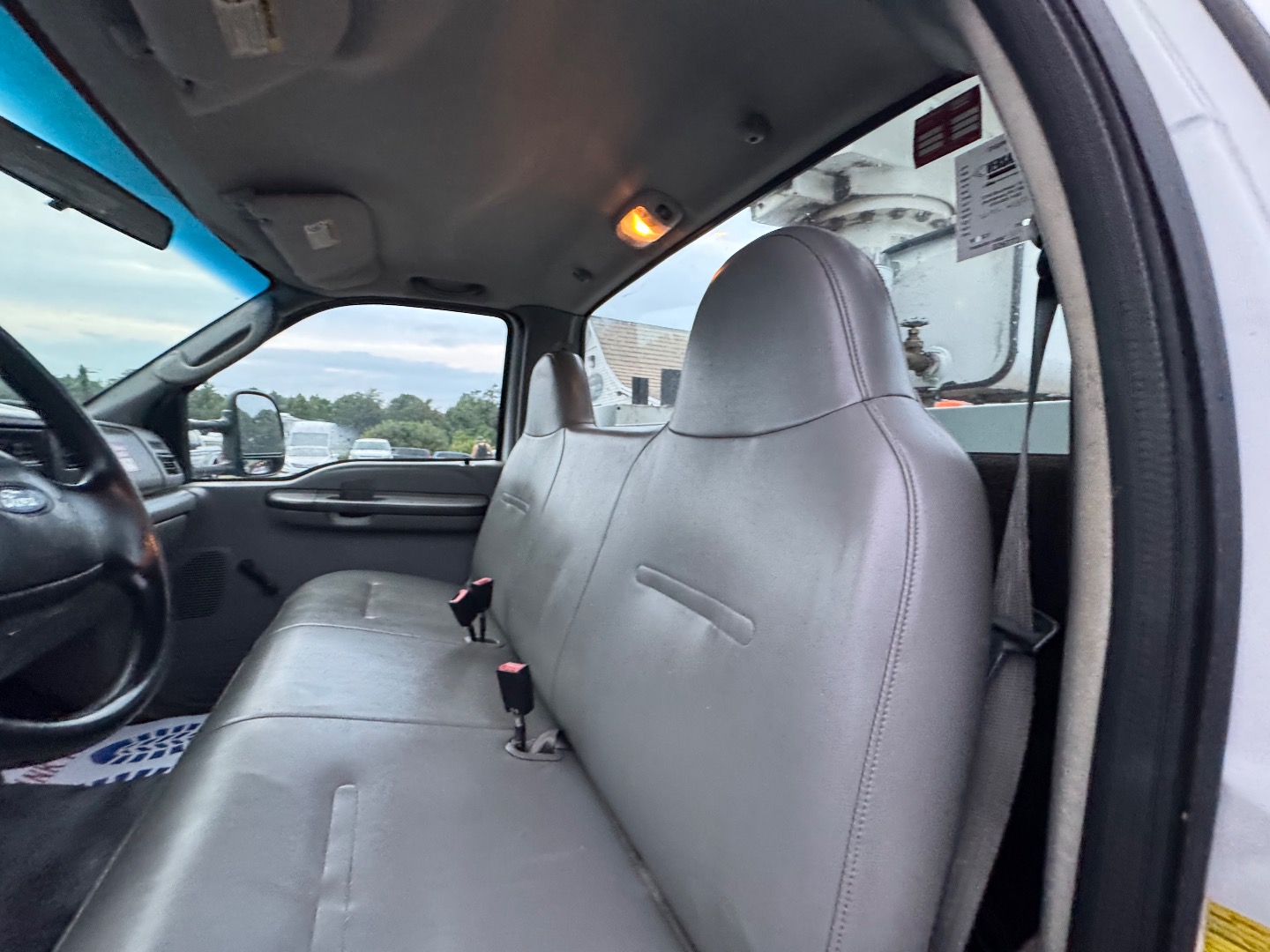2004 Ford F-550 - Photo 80