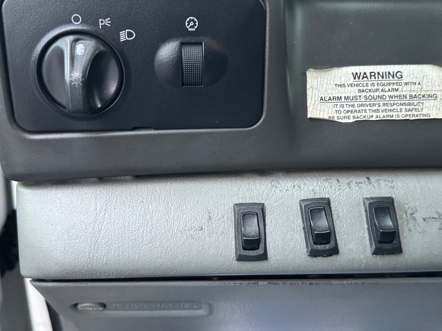 2004 Ford F-550 - Photo 85