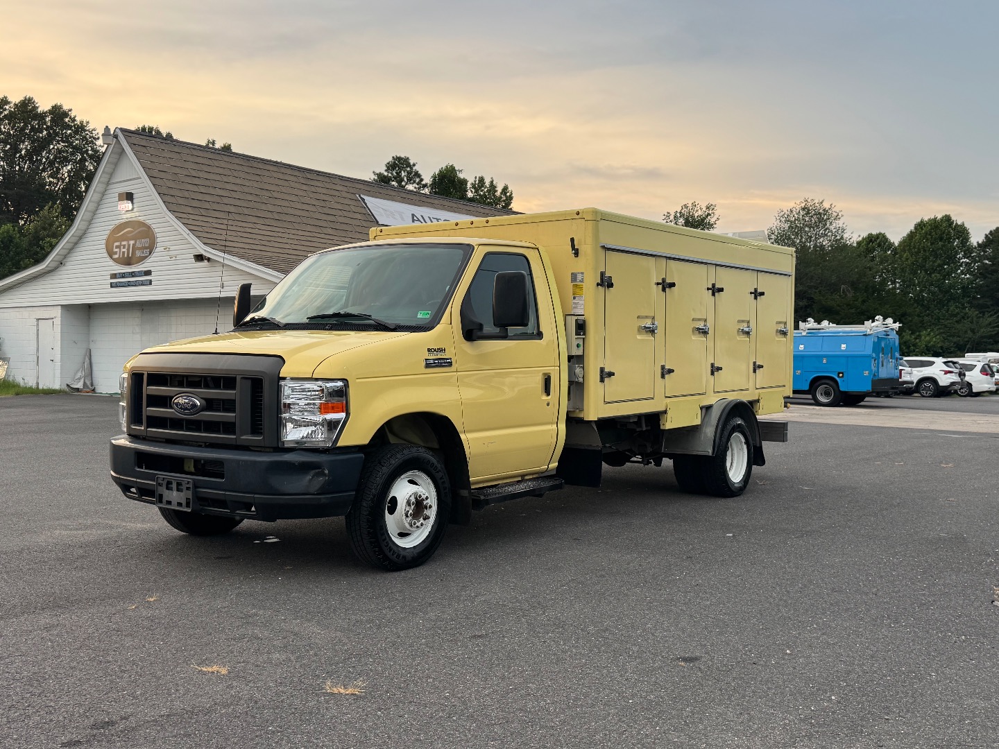 2019 Ford E-Series DRW E-450 Super Duty 176 in WB's photo