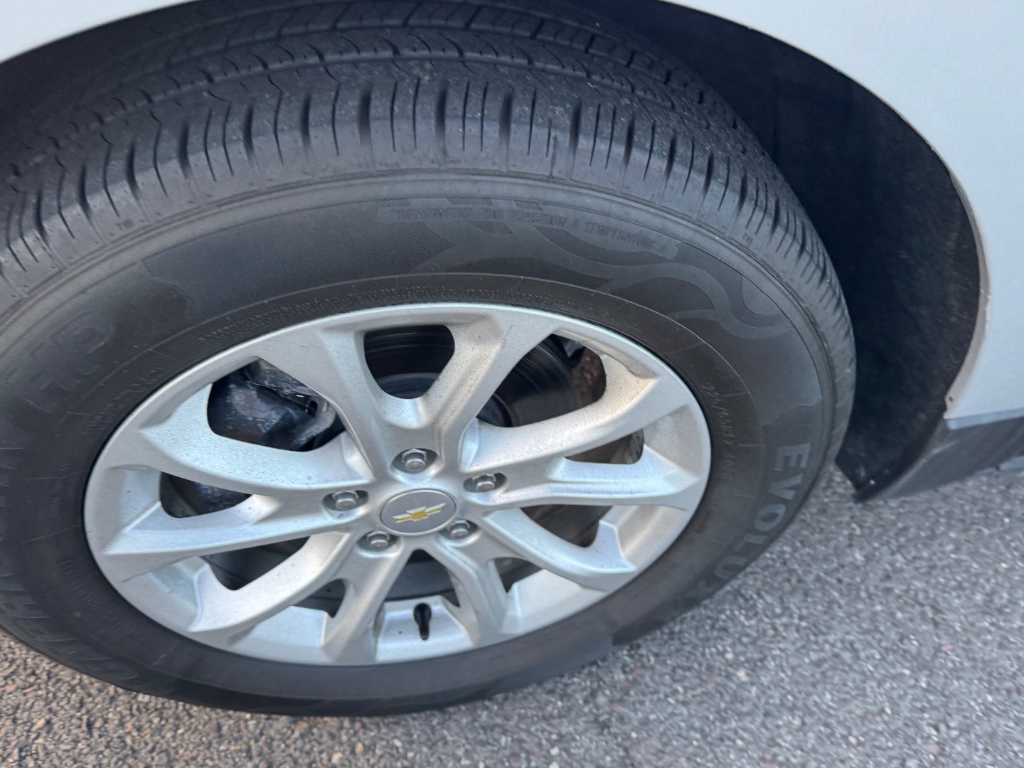 2018 Chevrolet Equinox LS - Photo 26