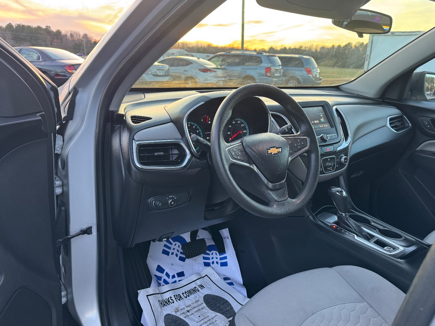 2018 Chevrolet Equinox LS - Photo 29