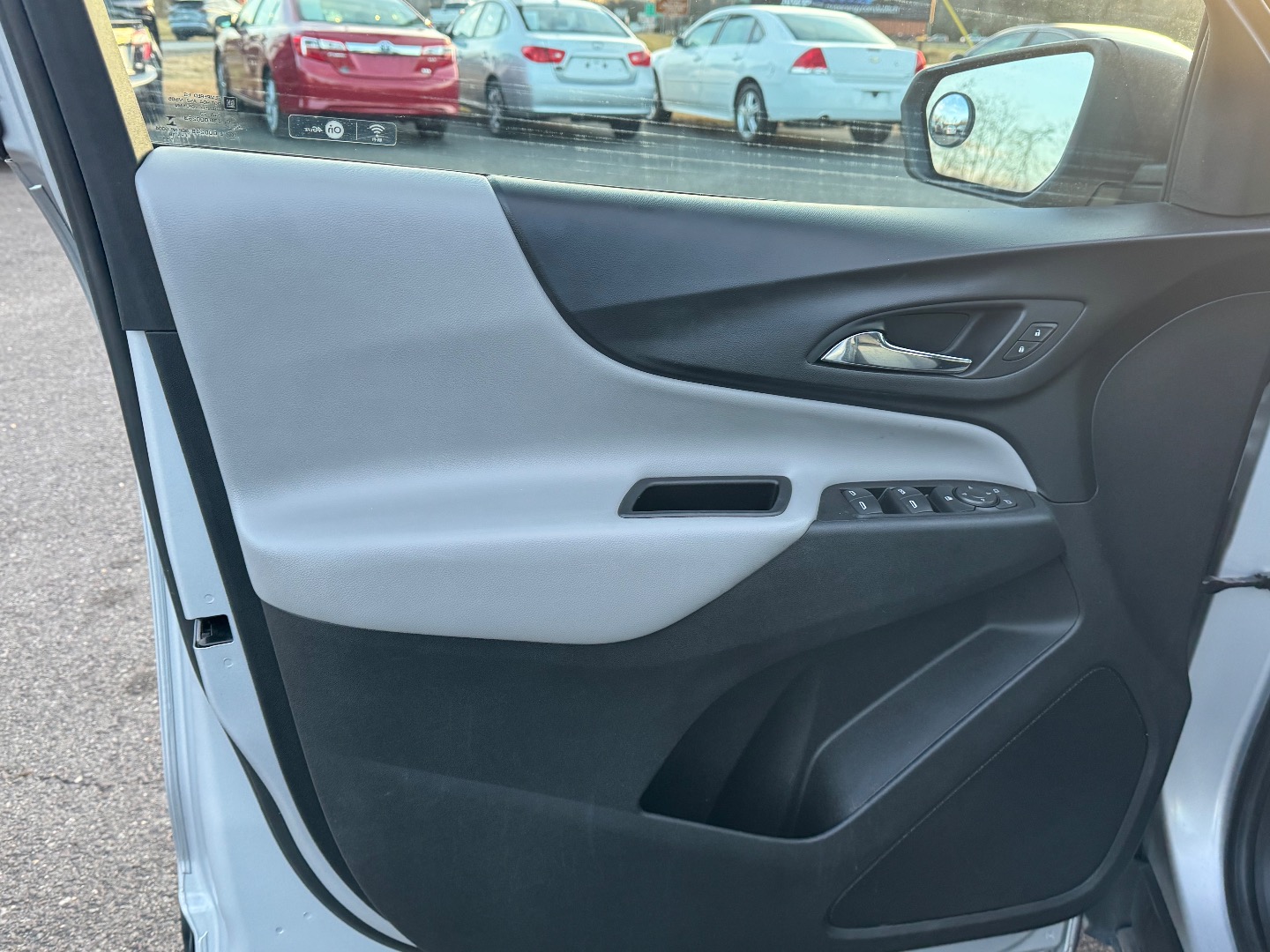 2018 Chevrolet Equinox LS - Photo 30
