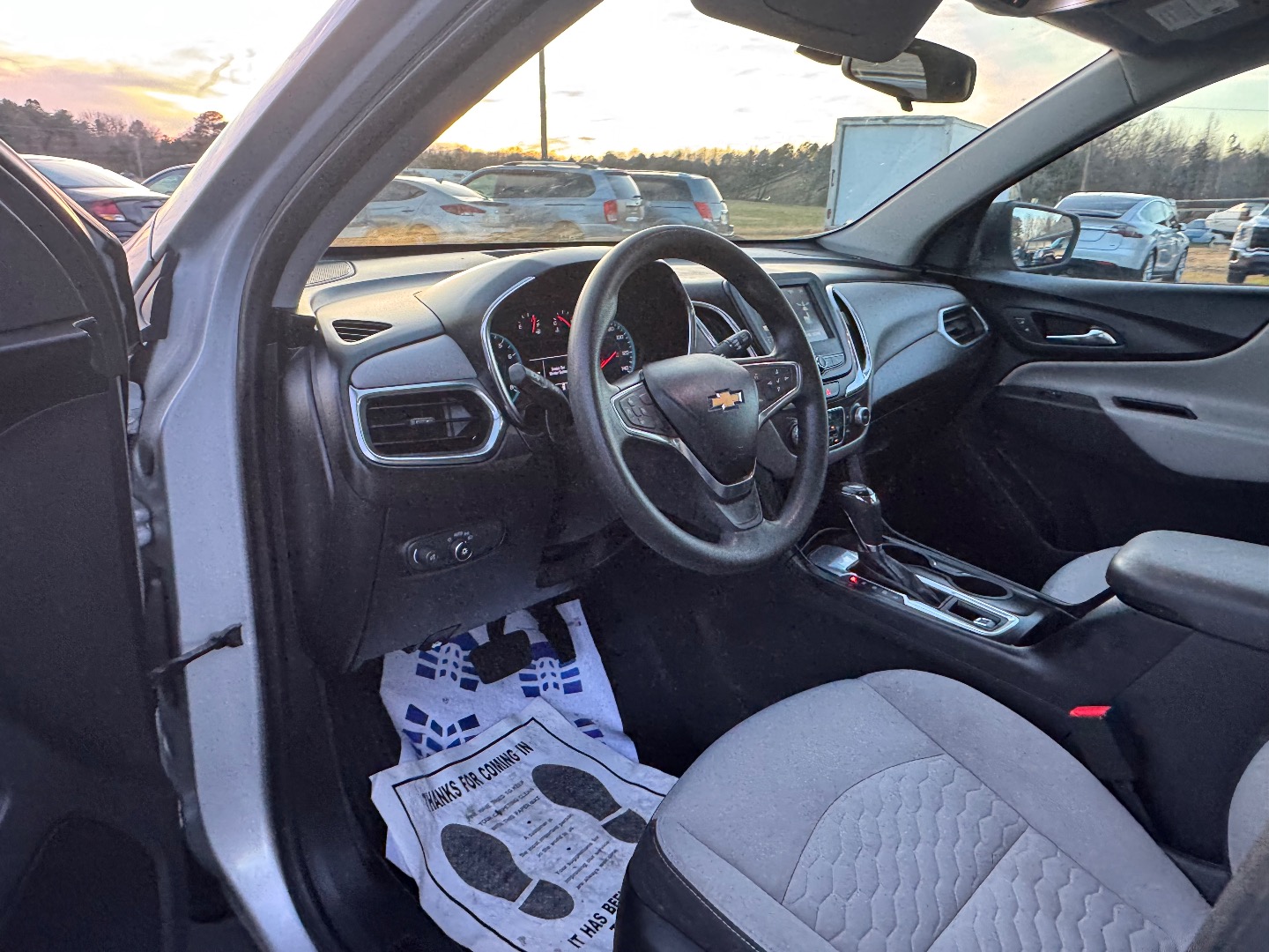 2018 Chevrolet Equinox LS - Photo 34