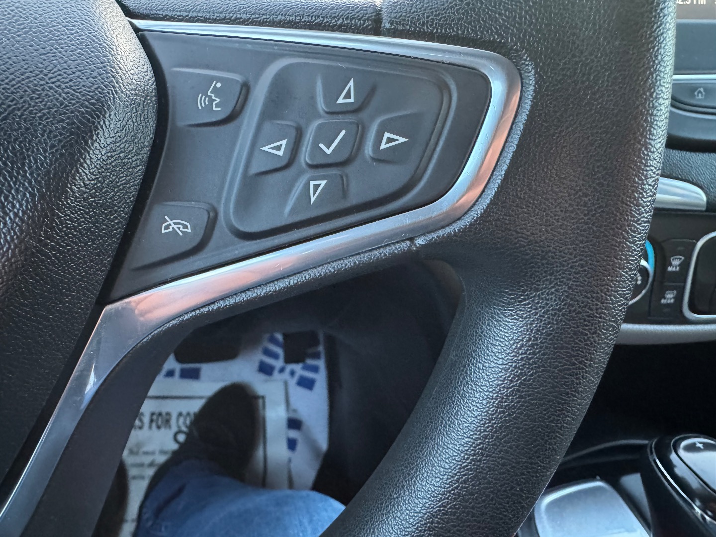 2018 Chevrolet Equinox LS - Photo 52