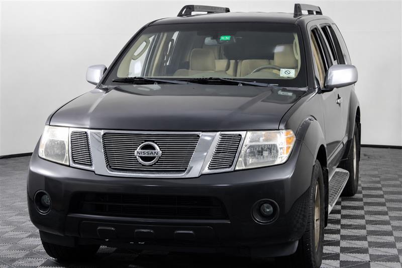 2011 NISSAN PATHFINDER SV