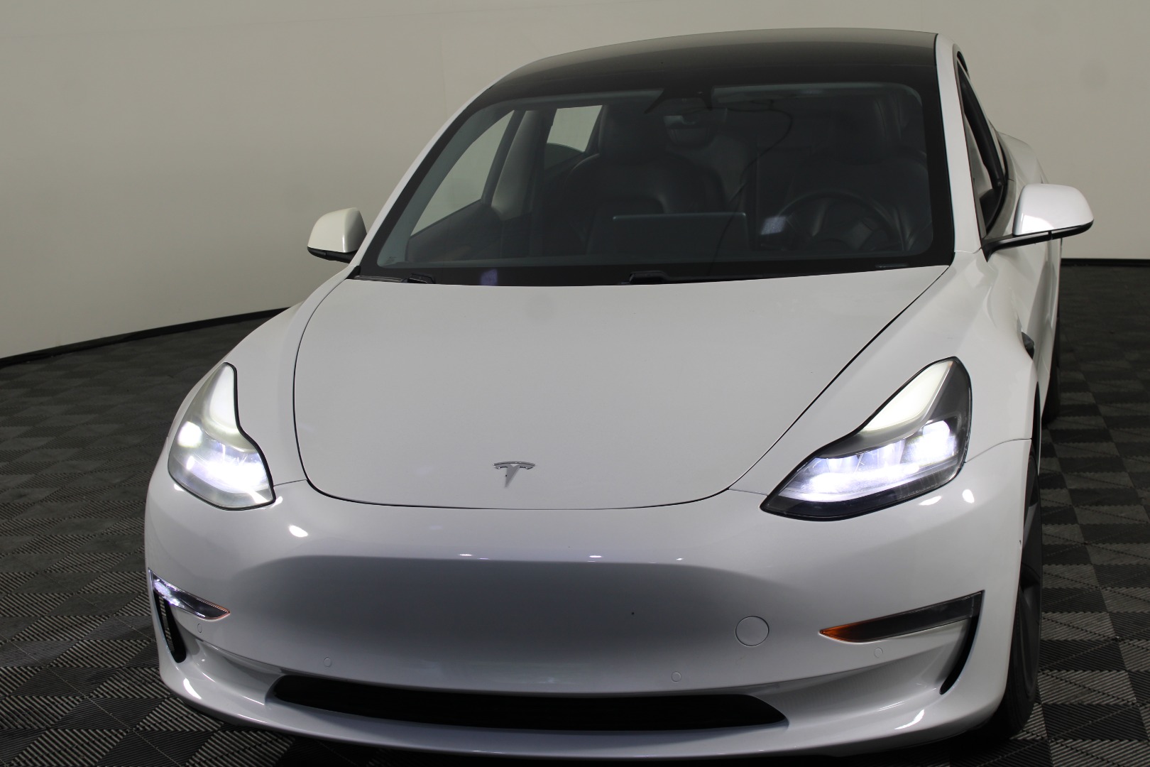 2021 Tesla Model 3 Standard Range Plus's photo