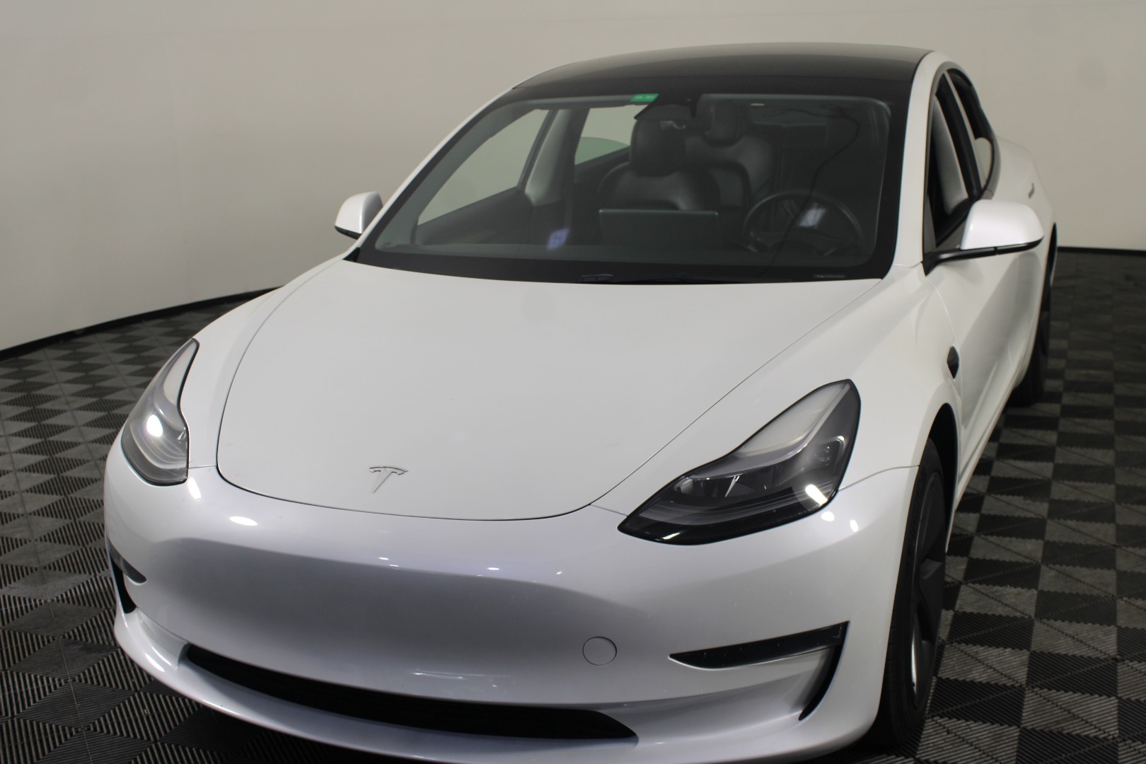 2023 Tesla Model 3 -'s photo