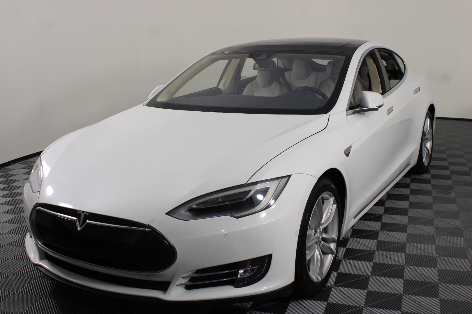 2016 Tesla Model S 90D's photo