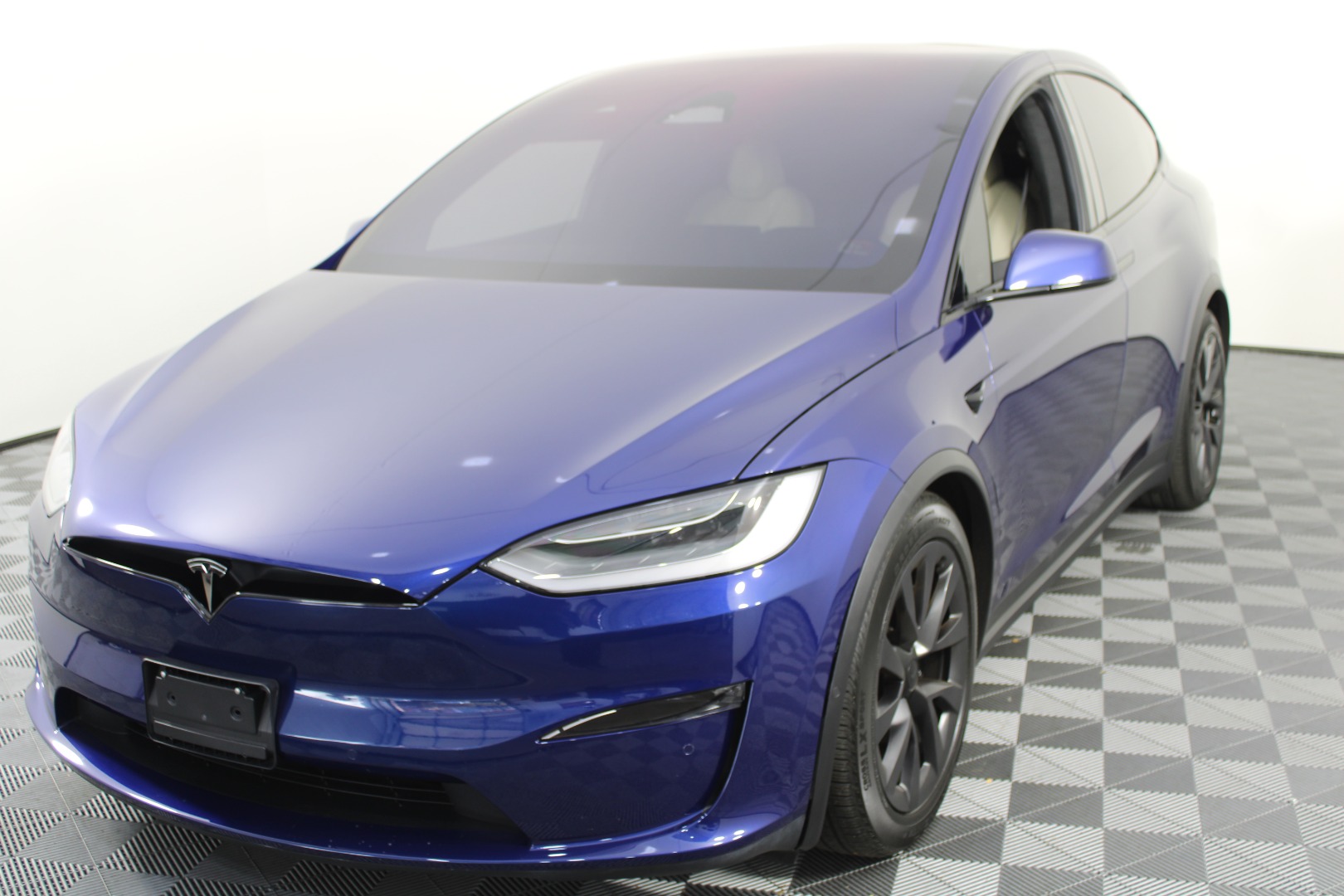 2023 Tesla Model X Long Range's photo