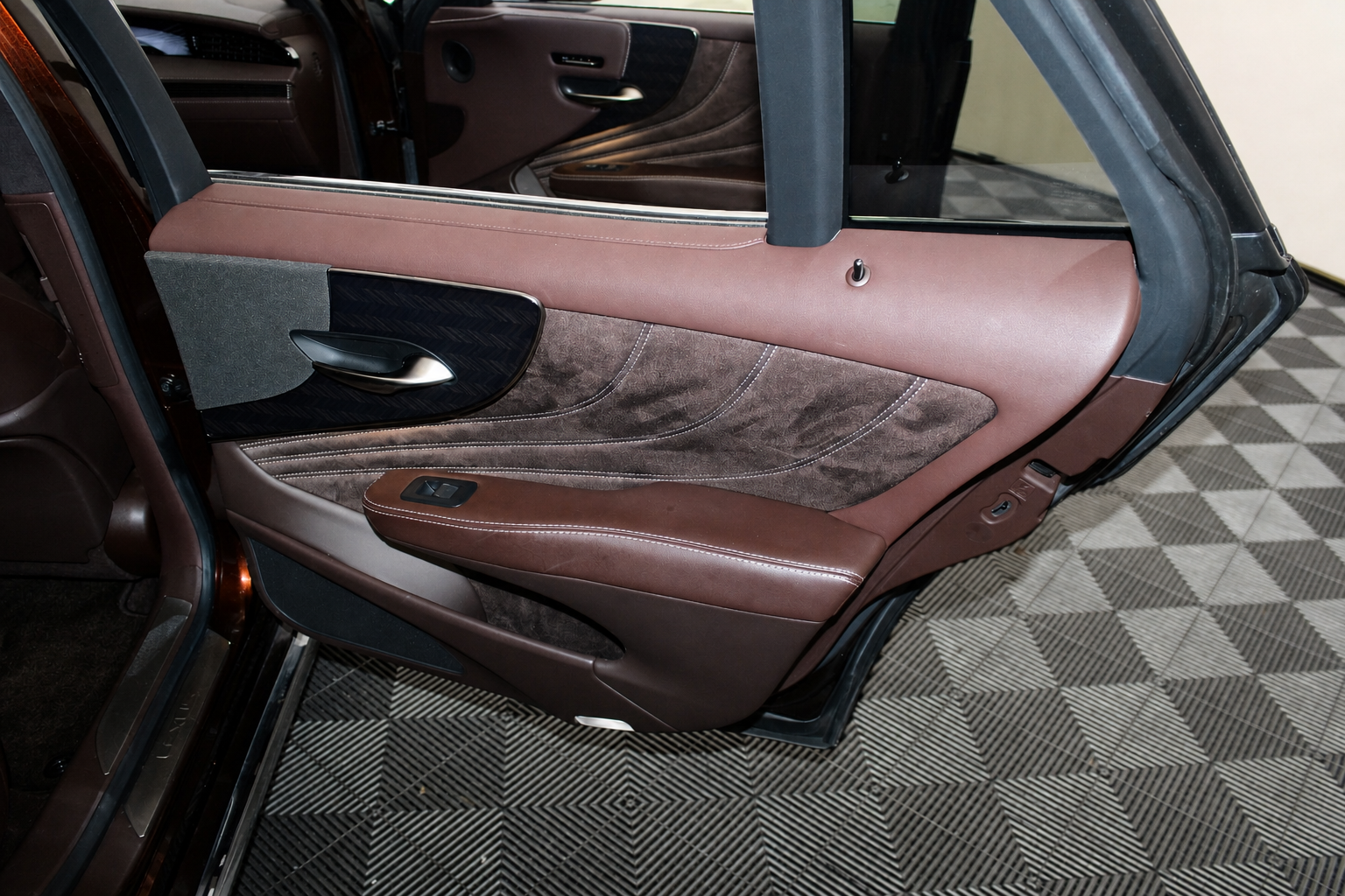 2018 Lexus LS Base - Photo 30