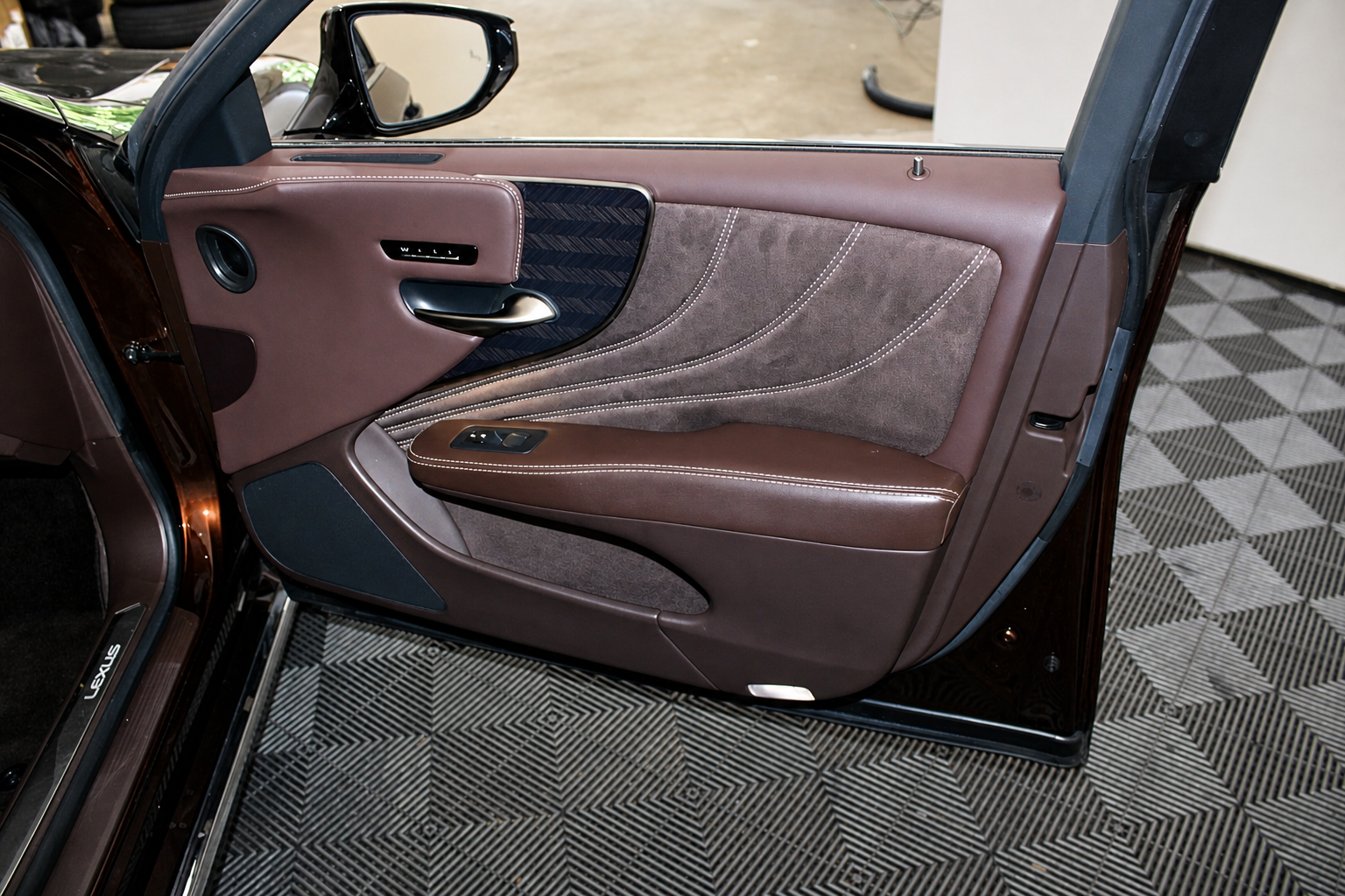 2018 Lexus LS Base - Photo 31