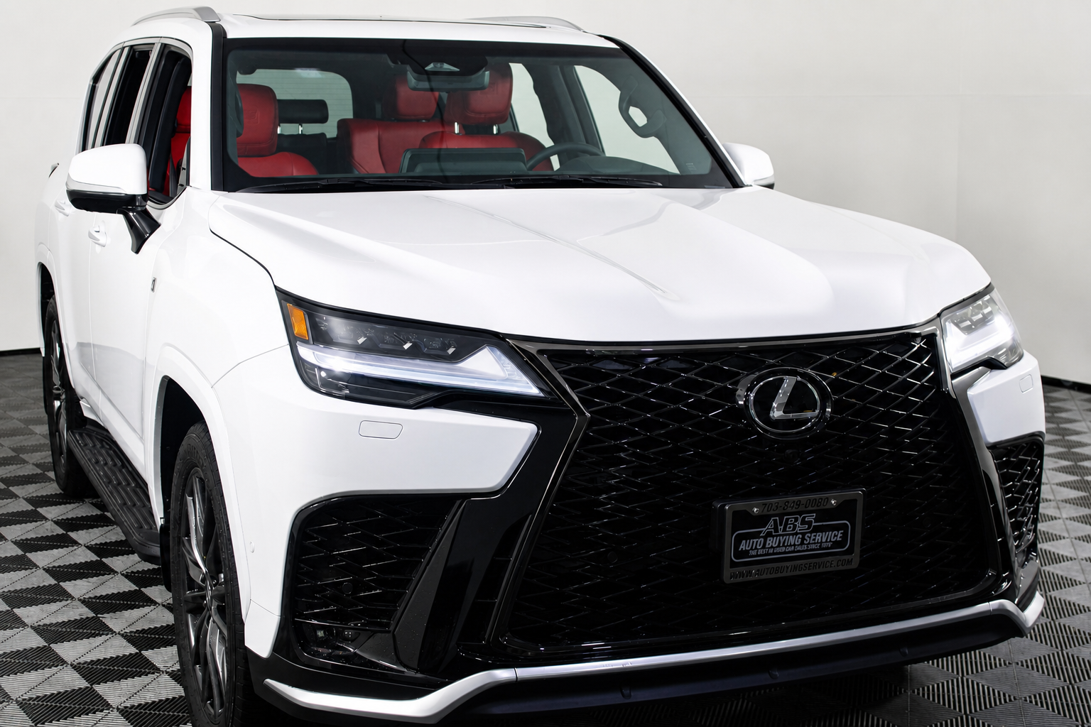 2025 Lexus LX F-Sport - Photo 4