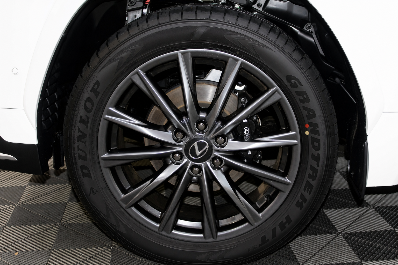 2025 Lexus LX F-Sport - Photo 17