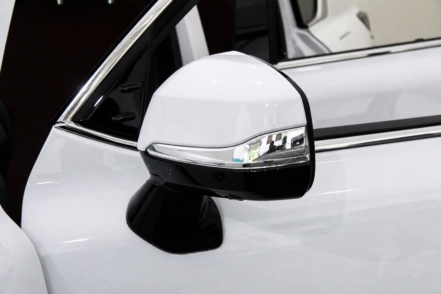 2025 Lexus LX F-Sport - Photo 16