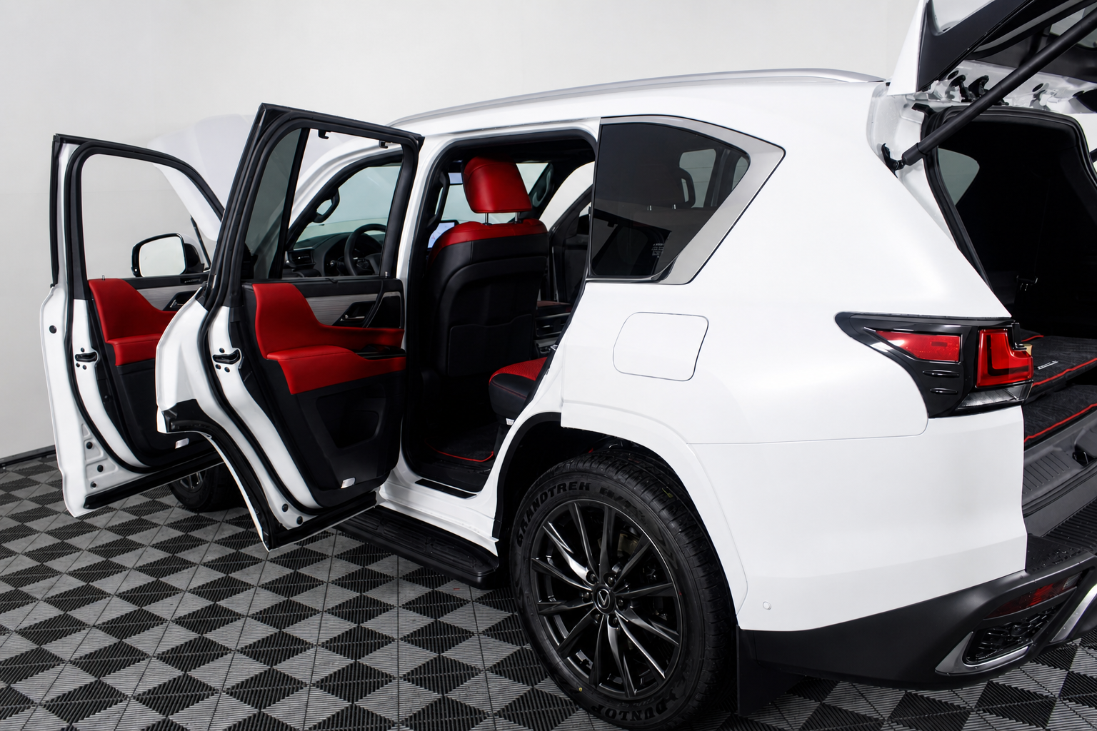 2025 Lexus LX F-Sport - Photo 9