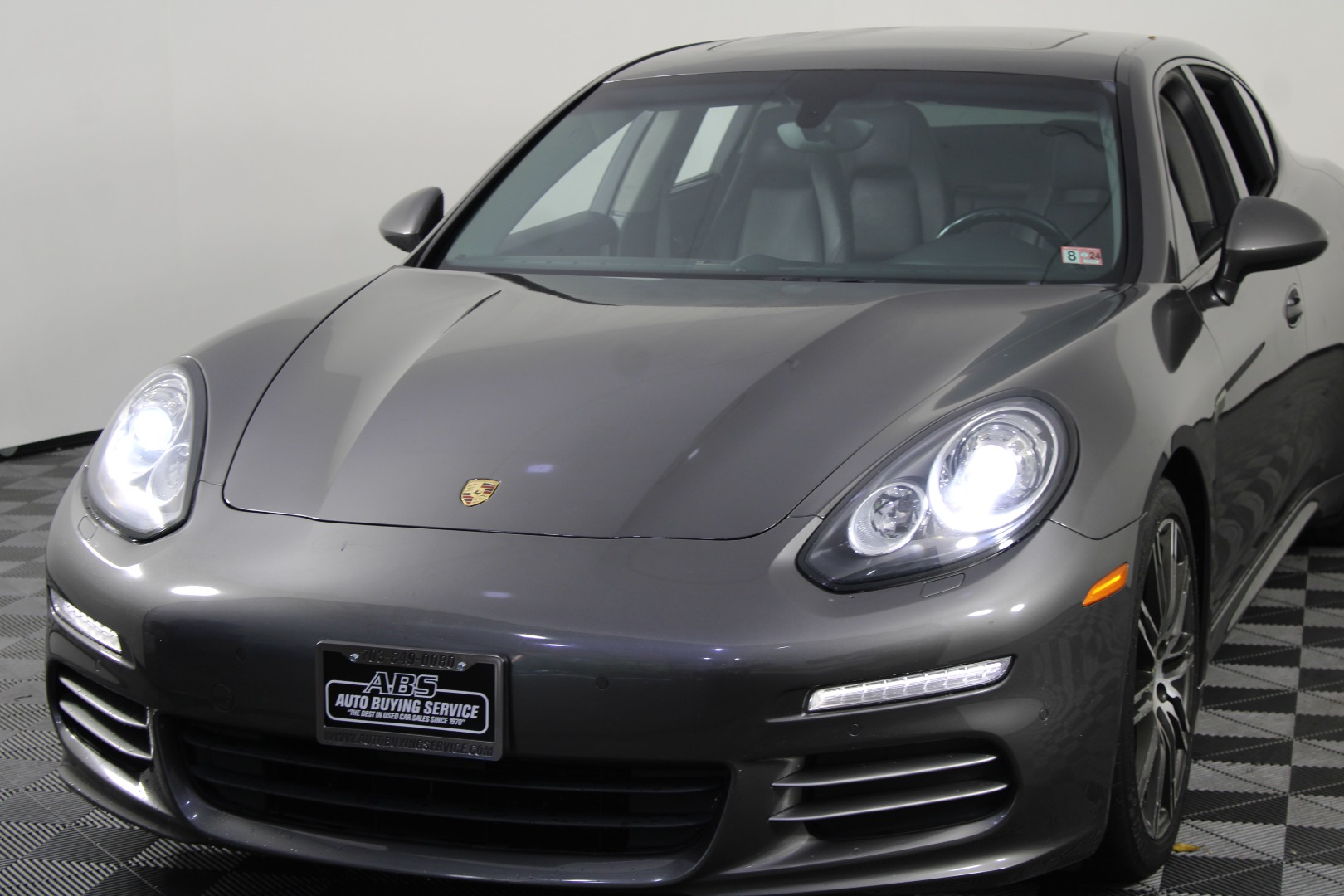 2015 Porsche Panamera 4's photo