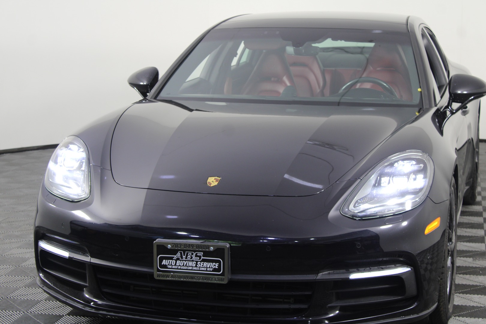 2018 Porsche Panamera -'s photo