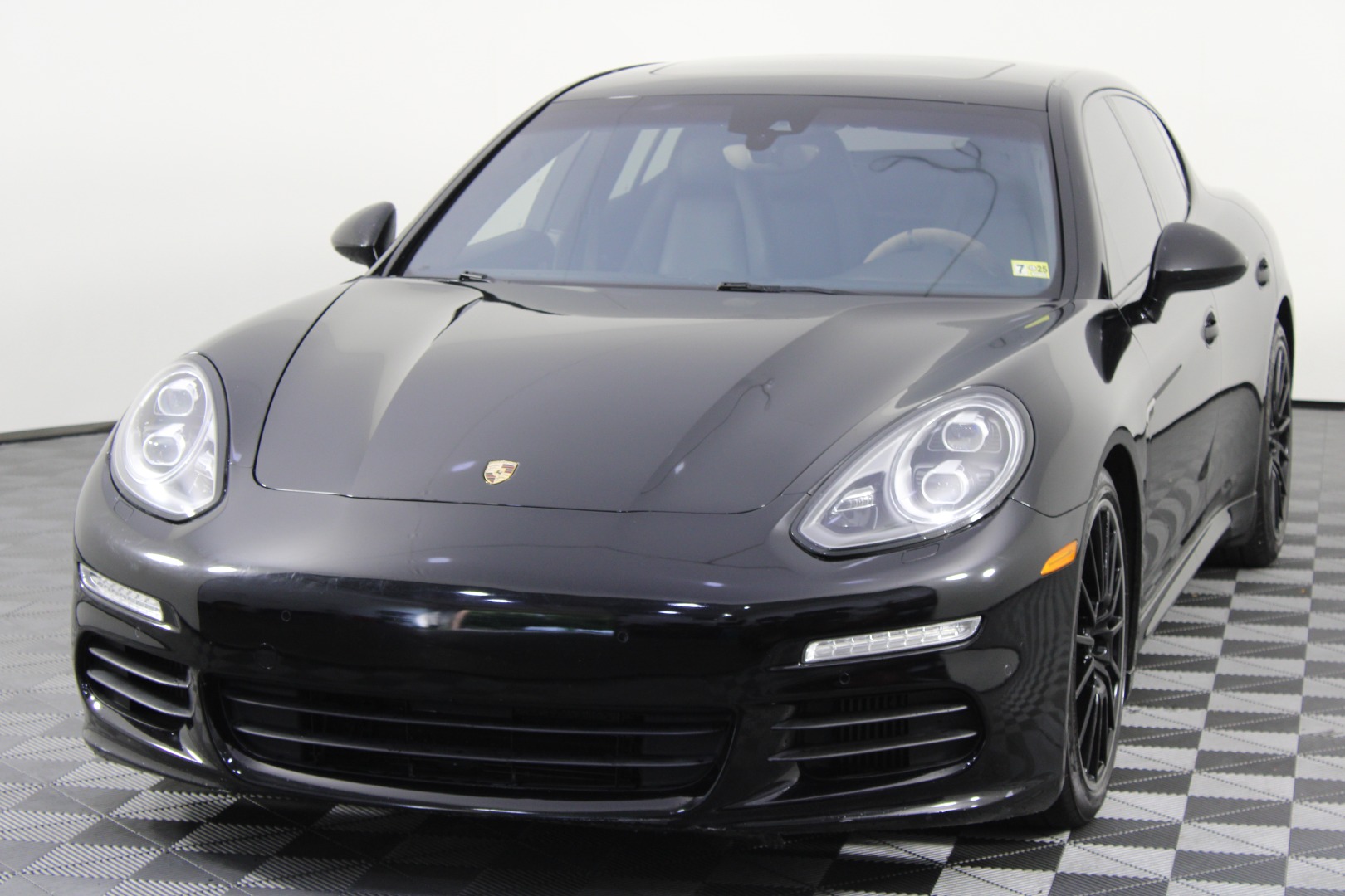 2014 Porsche Panamera 4S's photo
