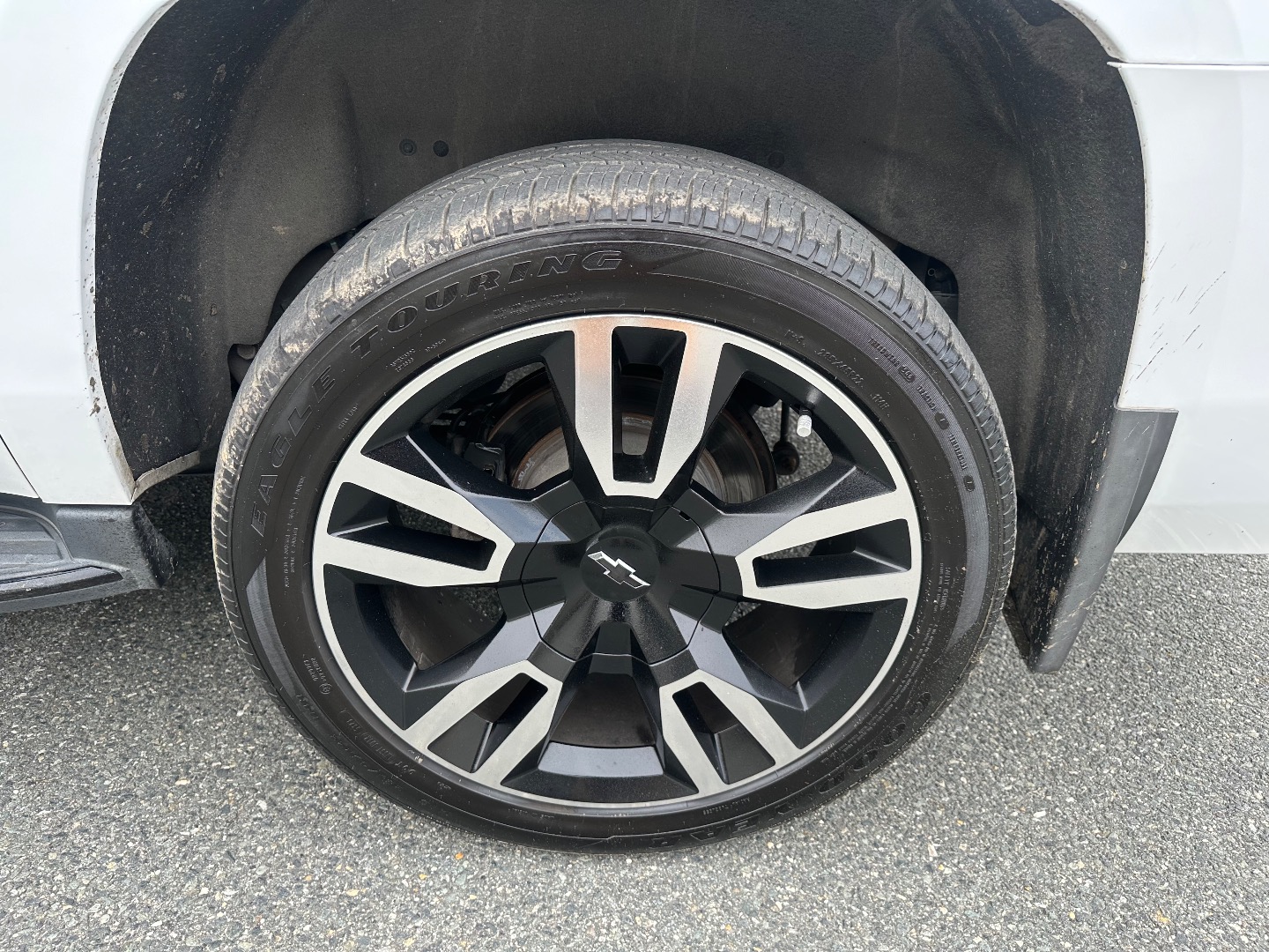 2019 Chevrolet Suburban LT - Photo 21