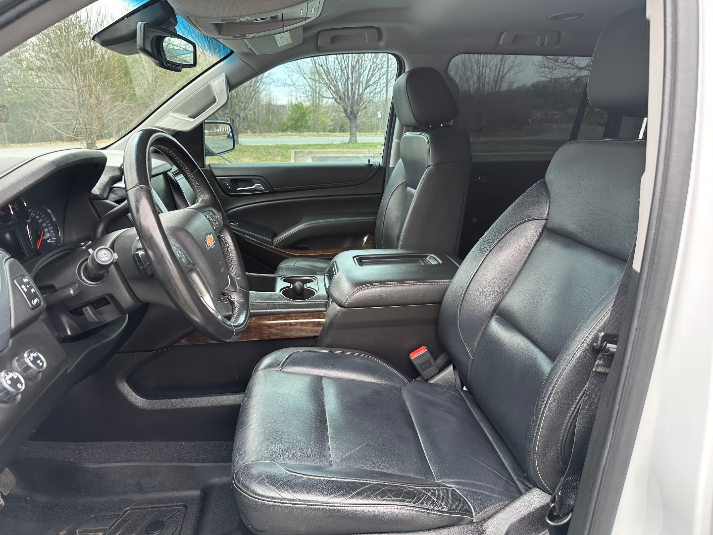 2019 Chevrolet Suburban LT - Photo 25